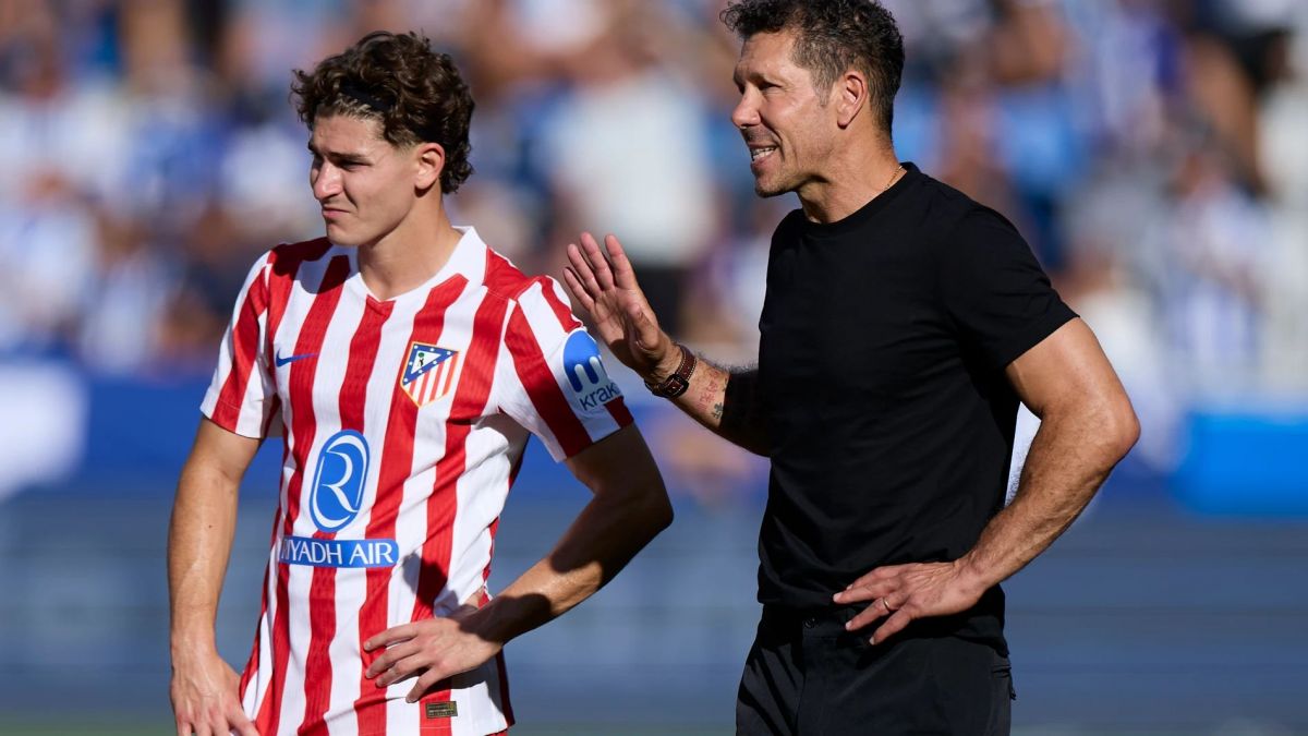 Diego Simeone për situatën e Julian Alvarezit: Tani ka një mundësi për të treguar veten