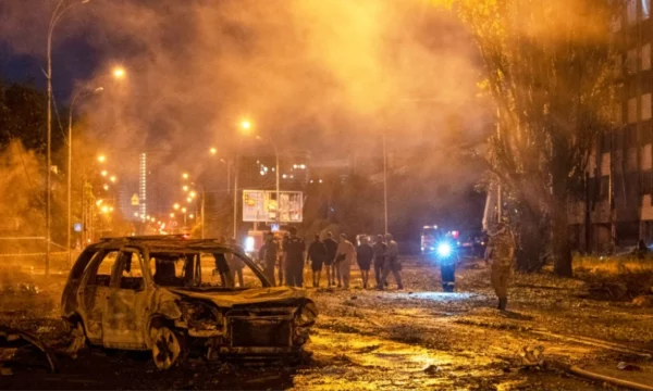 Sulme me raketa ruse në Kiev, dy të vrarë dhe gjashtë të plagosur