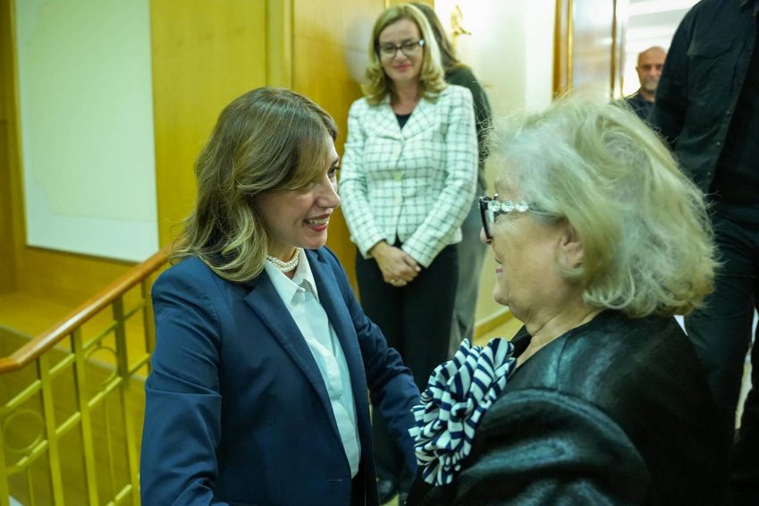 Haxhiu i uron mbarësi Shiroka-Pulës në detyrën e re si presidente e Kosovës