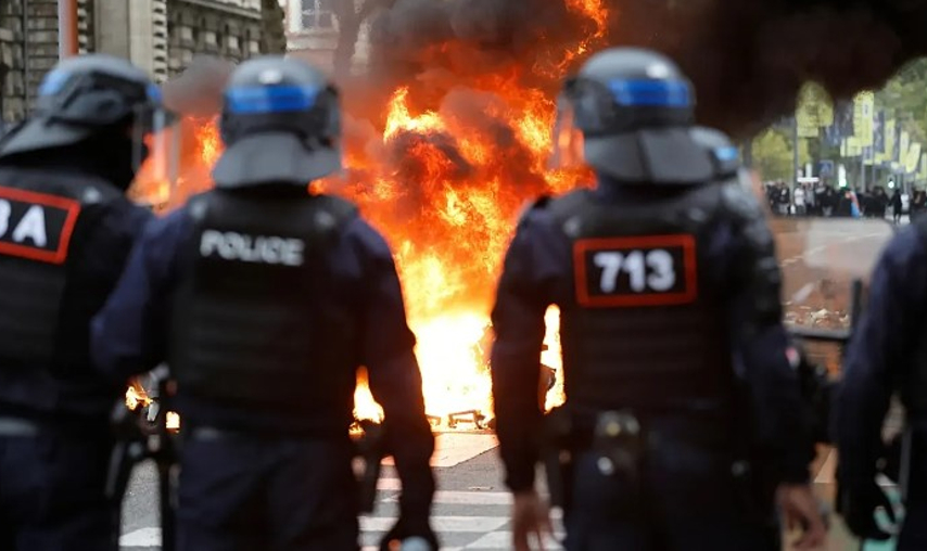 Përshkallëzohen protestat e nxënësve në Francë, Policia përdor gaz lotësjellës