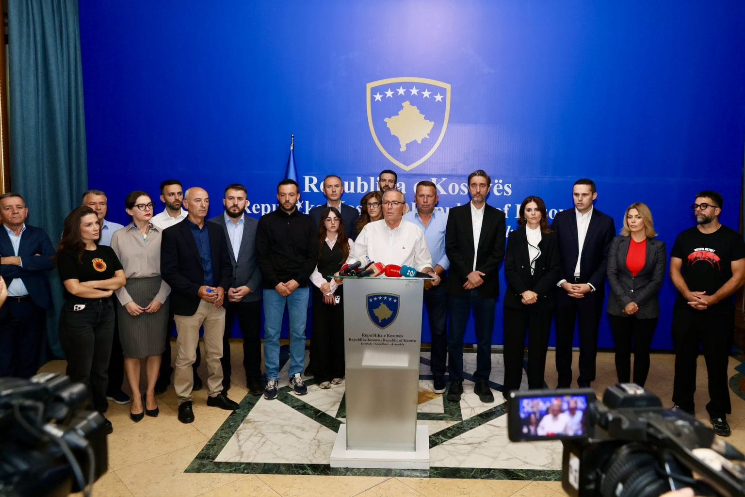 PDK: Qeveria të ndalë dhunën ndaj protestuesve